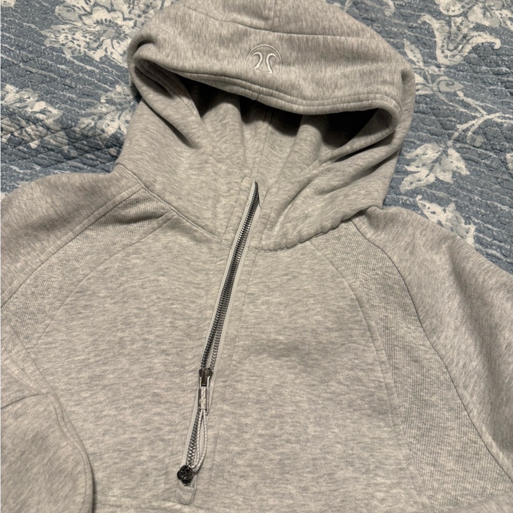 Lululemon scuba hoodie pullover. Light grey color - Picture 6 of 6